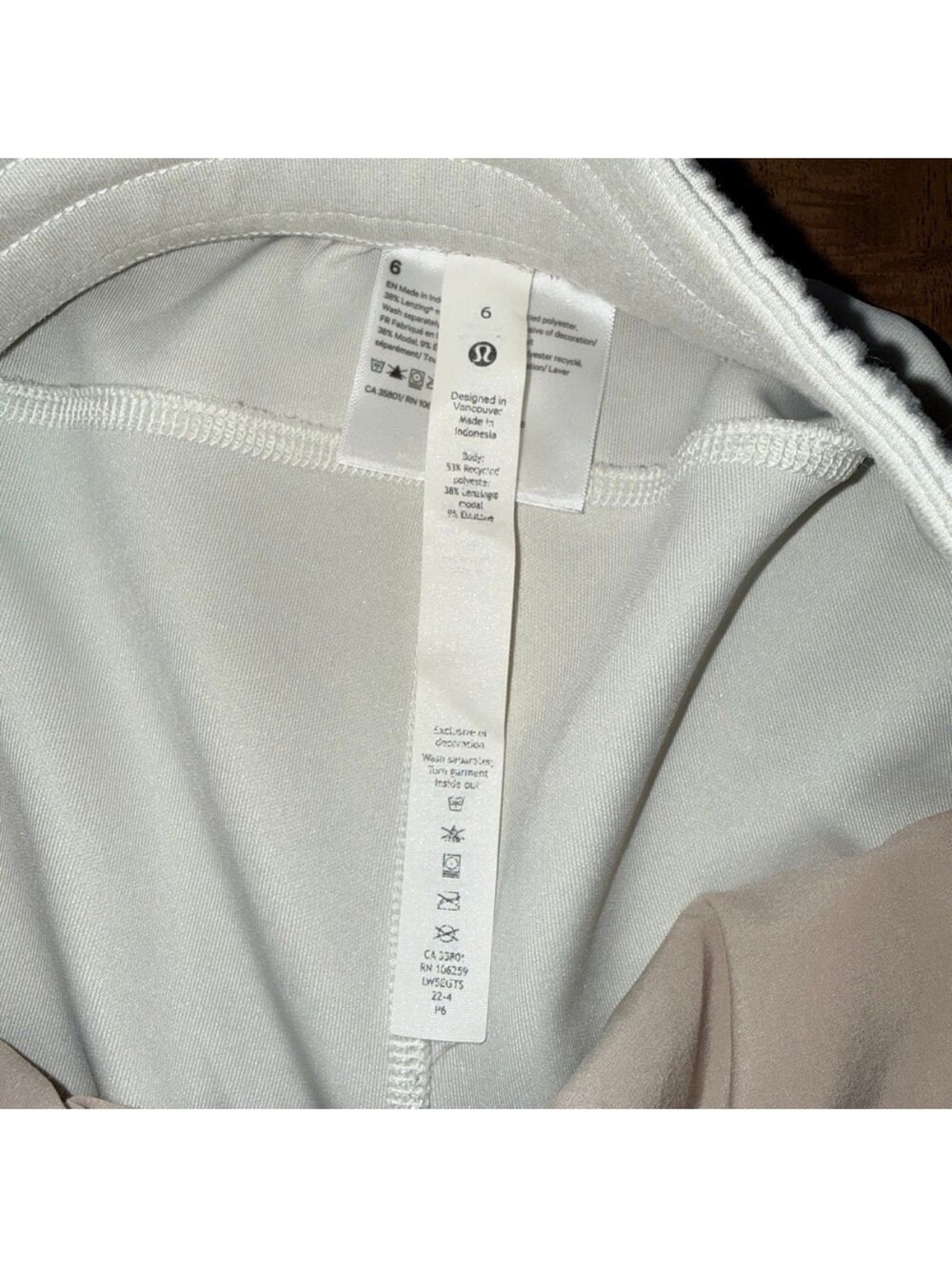 Lululemon Softstreme High-Rise Pant in BONE, Size 6 (short) - Picture 7 of 8
